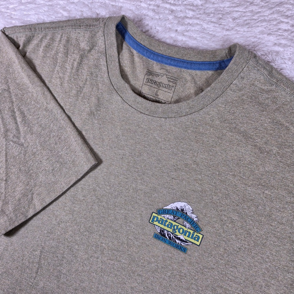 Patagonia Responsibili-Tee Great Pacific Iron Works Mens L Beige 37873 s/s Tee